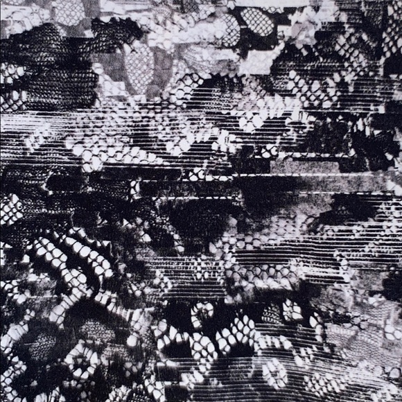 Lululemon leggings - Picture 3 of 4